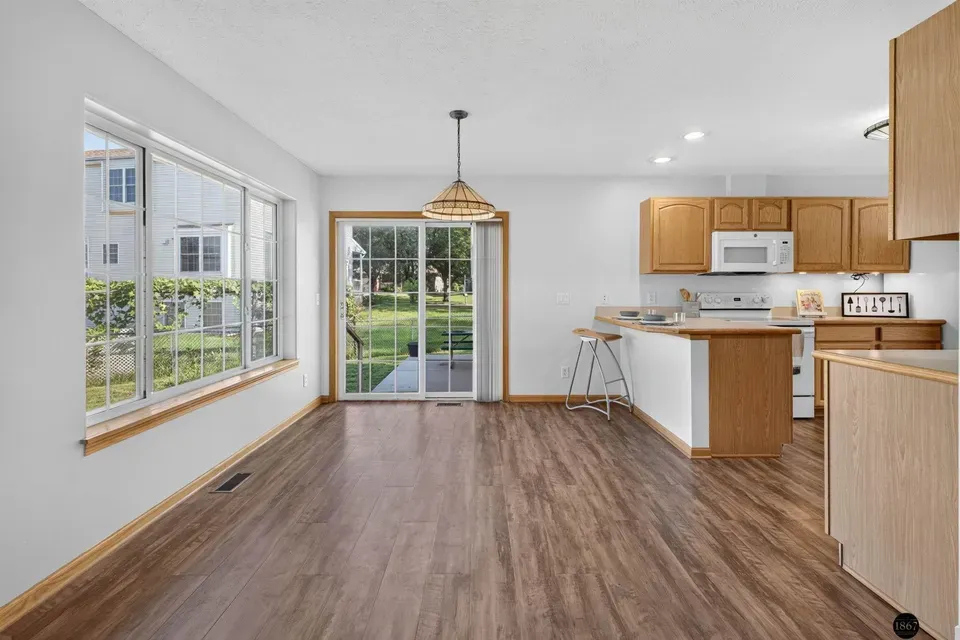 5 Bed 3 Bath Established Contemporary Home in Lincoln, NE - 5