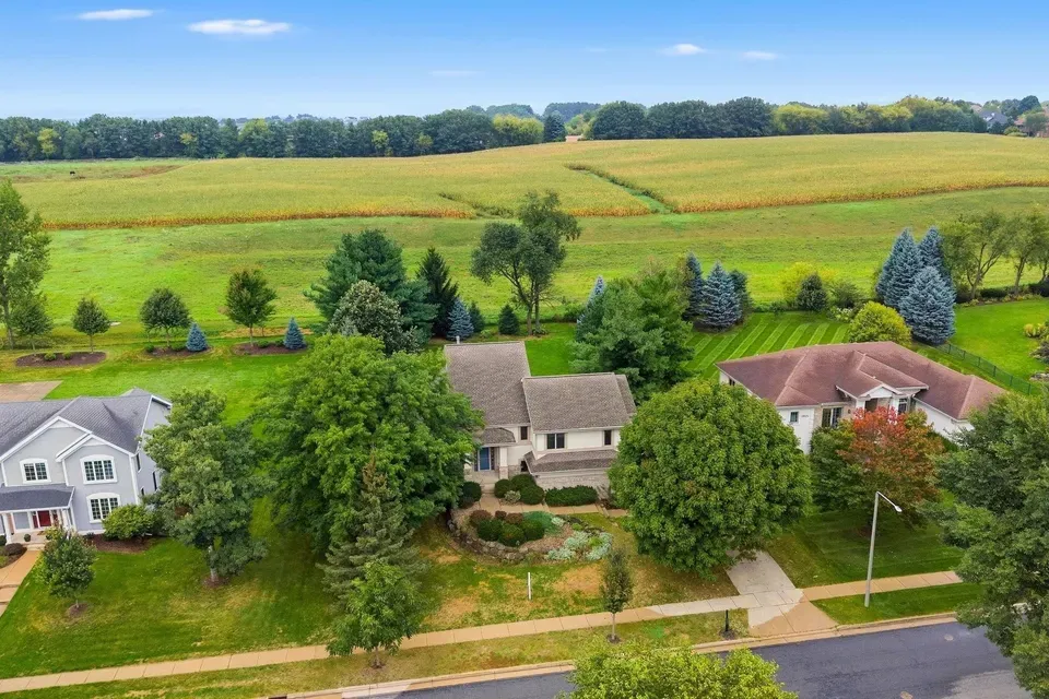 5 Bed 3 Bath Established Contemporary Home in Madison, WI - 3
