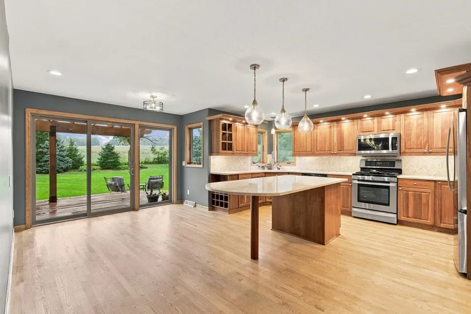 5 Bed 3 Bath Established Contemporary Home in Madison, WI - 4