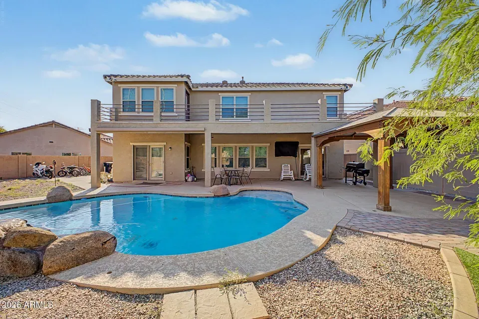 5 Bed 3 Bath Established Contemporary Home in Mesa, AZ