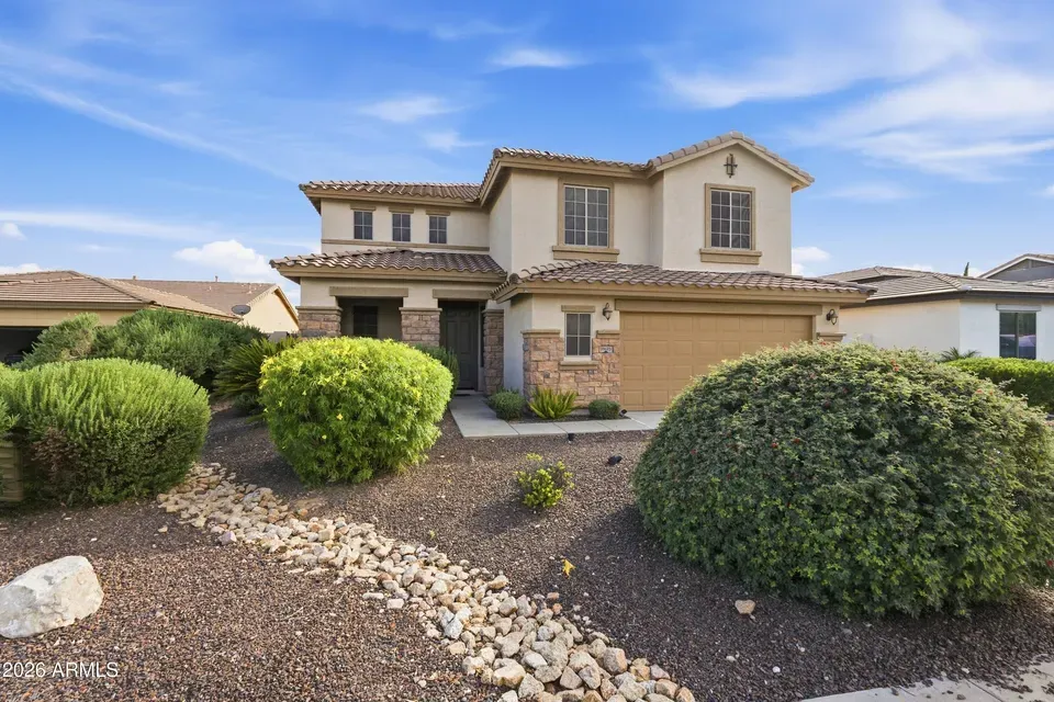 5 Bed 3 Bath Established Contemporary Home in Mesa, AZ