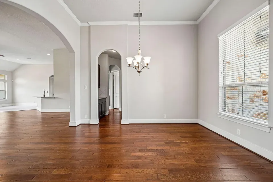 5 Bed 3 Bath Established Contemporary Home in New Braunfels, TX - 4