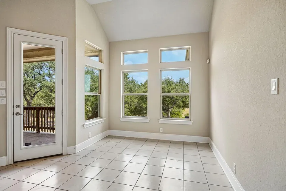5 Bed 3 Bath Established Contemporary Home in New Braunfels, TX - 5