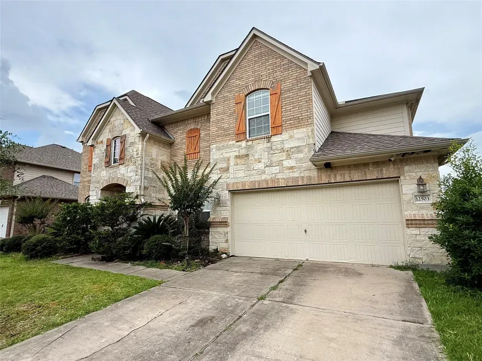 5 Bed 3 Bath Established Contemporary Home in Pearland, TX - 5
