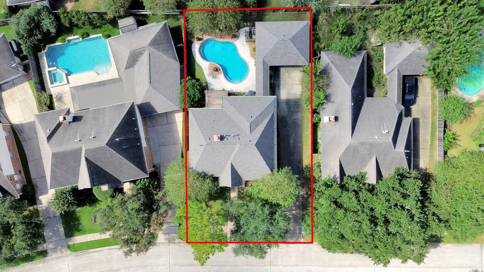 5 Bed 3 Bath Established Contemporary Home in Pearland, TX - 4
