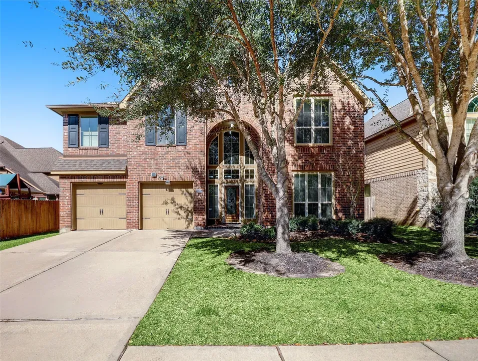 5 Bed 3 Bath Established Contemporary Home in Pearland, TX - 4