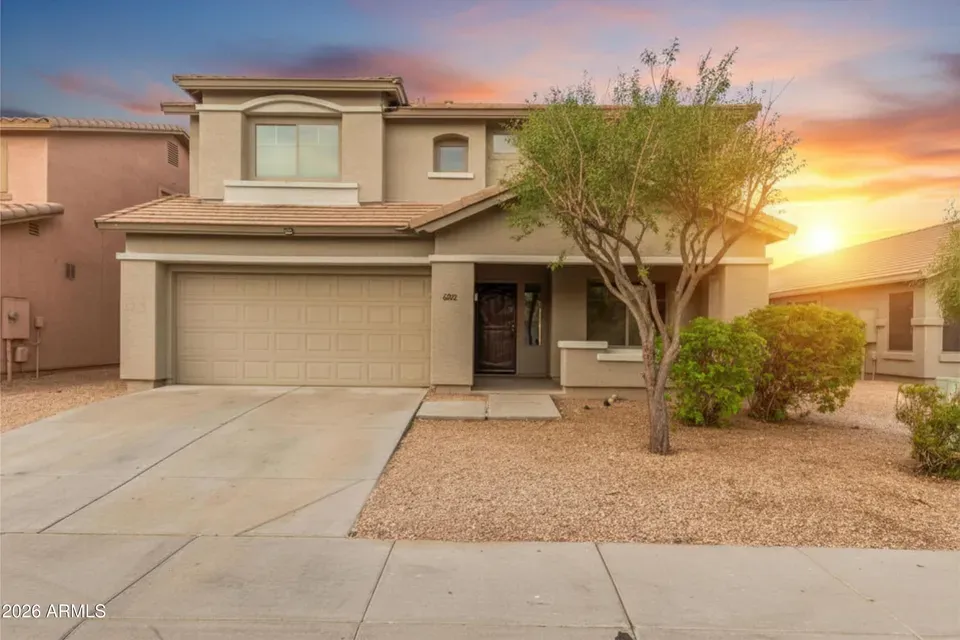 5 Bed 3 Bath Established Contemporary Home in Phoenix, AZ - 1