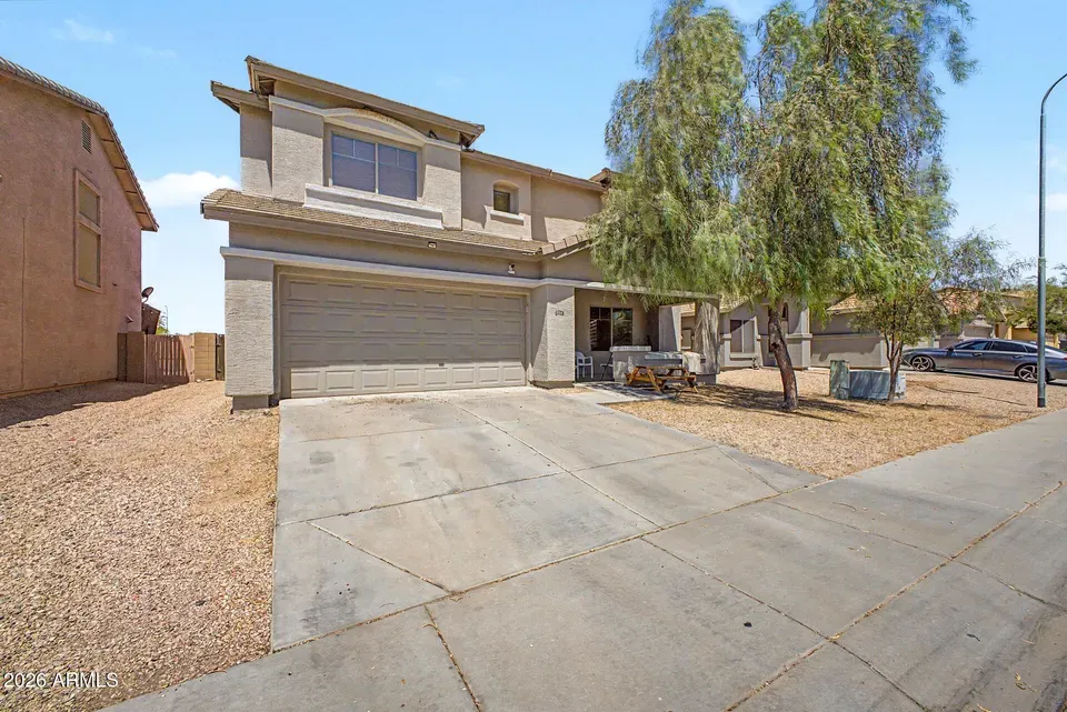 5 Bed 3 Bath Established Contemporary Home in Phoenix, AZ - 2