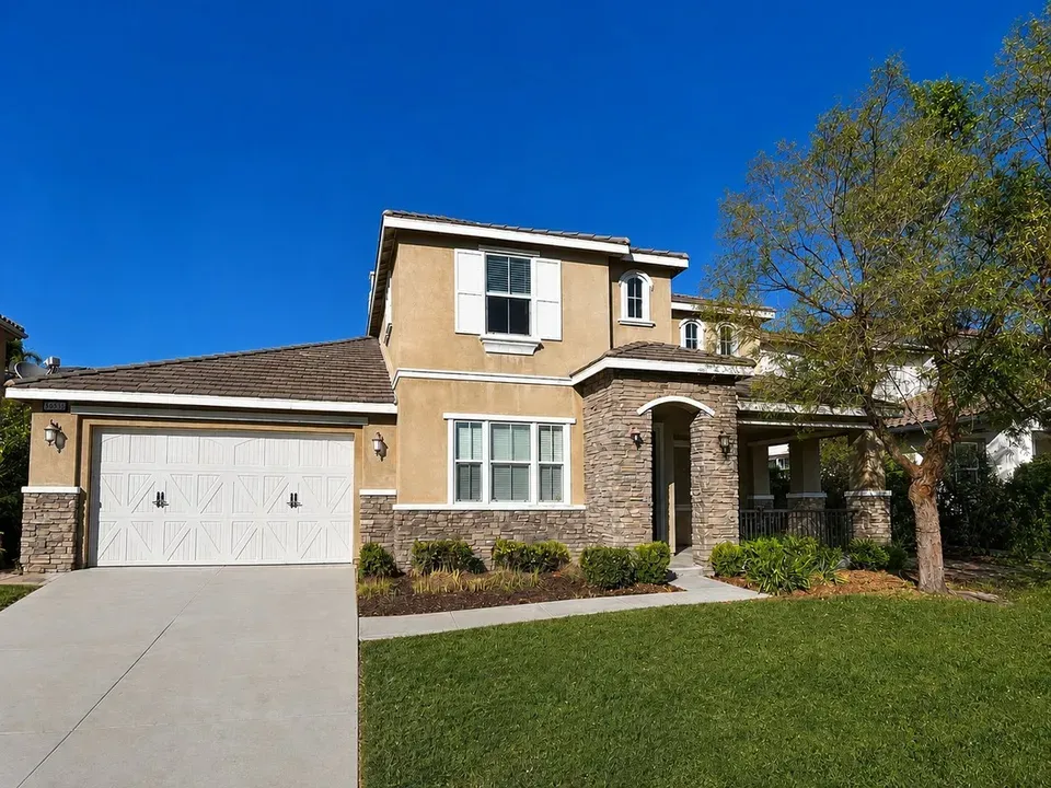 5 Bed 3 Bath Established Contemporary Home in Temecula, CA - 3
