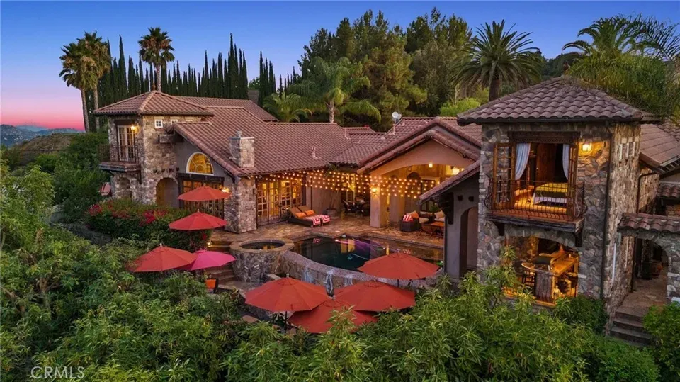 5 Bed 3 Bath Established Contemporary Home in Temecula, CA