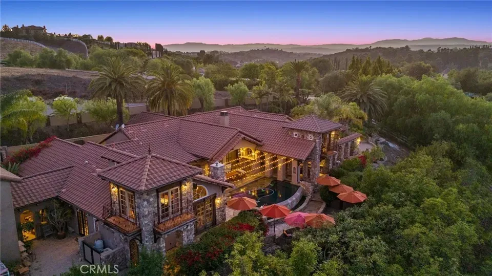 5 Bed 3 Bath Established Contemporary Home in Temecula, CA - 4