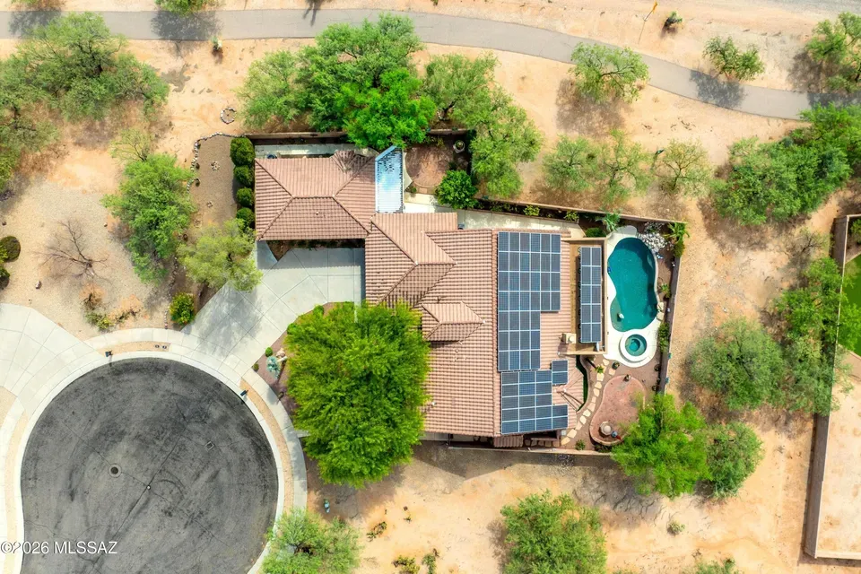 5 Bed 3 Bath Established Contemporary Home in Tucson, AZ - 2