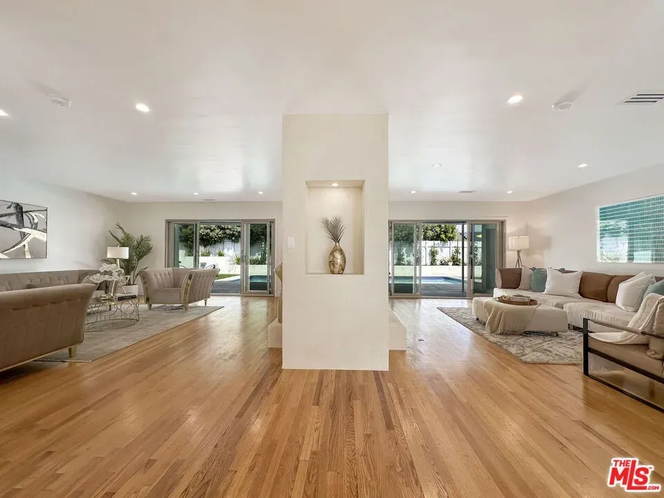5 Bed 3 Bath Established Mid-Century Residence in Los Angeles, CA - 3