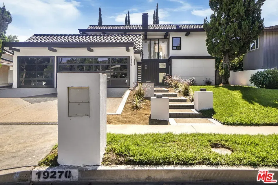 5 Bed 3 Bath Established Mid-Century Residence in Los Angeles, CA - 2