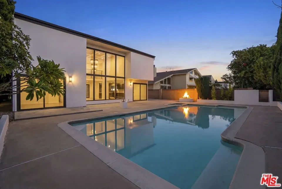 5 Bed 3 Bath Established Mid-Century Residence in Los Angeles, CA - 3