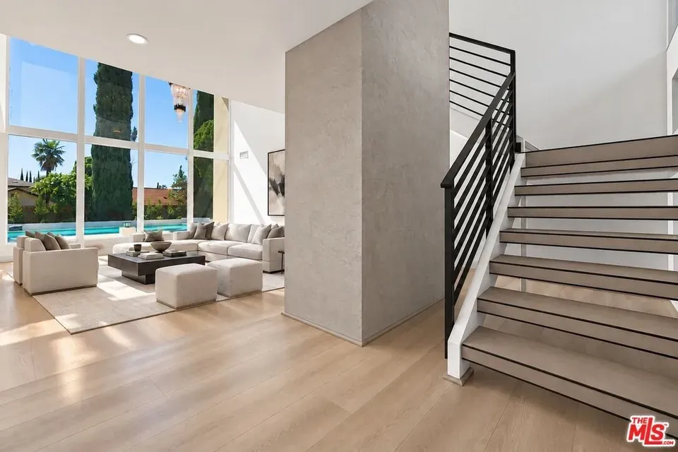 5 Bed 3 Bath Established Mid-Century Residence in Los Angeles, CA - 4
