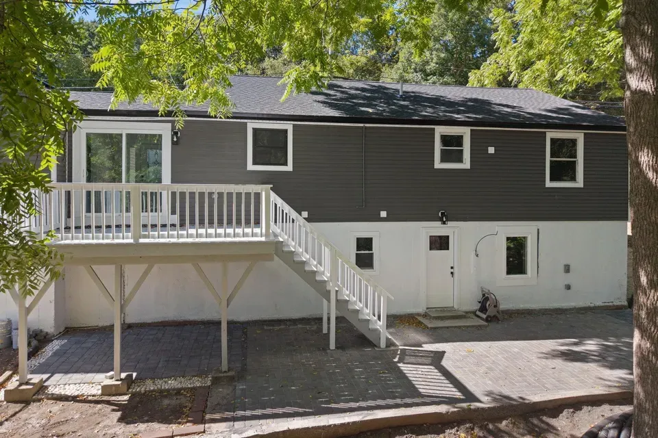 5 Bed 3 Bath Established Mid-Century Residence in Manchester, NH - 2