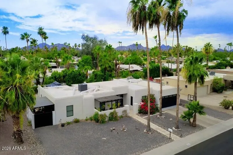 5 Bed 3 Bath Established Mid-Century Residence in Phoenix, AZ - 1