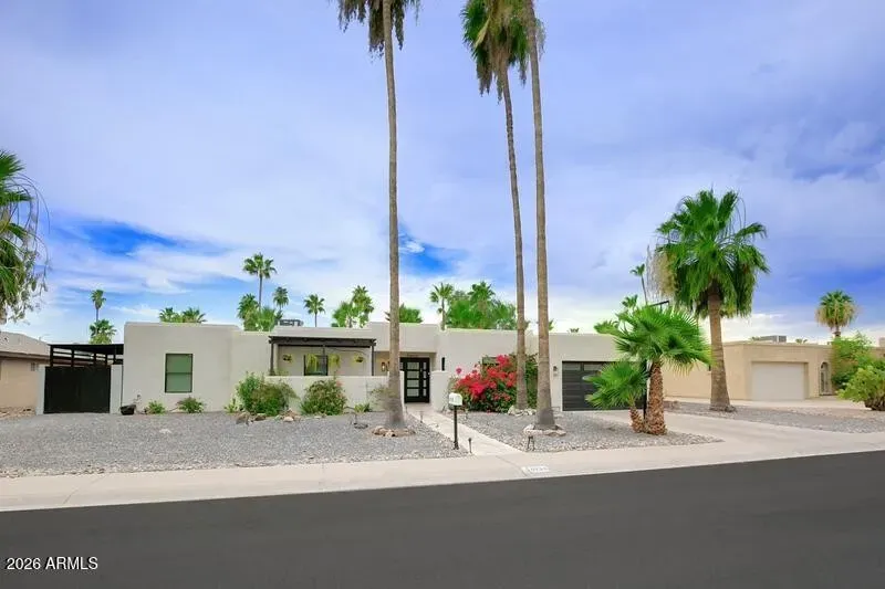 5 Bed 3 Bath Established Mid-Century Residence in Phoenix, AZ - 2