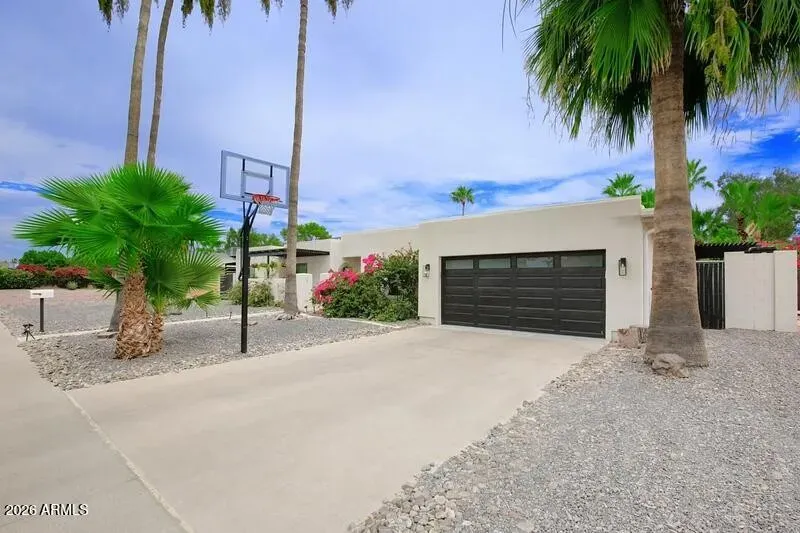 5 Bed 3 Bath Established Mid-Century Residence in Phoenix, AZ - 3
