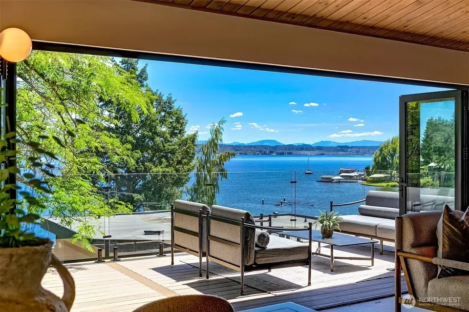 5 Bed 3 Bath Established Mid-Century Residence in Seattle, WA - 1