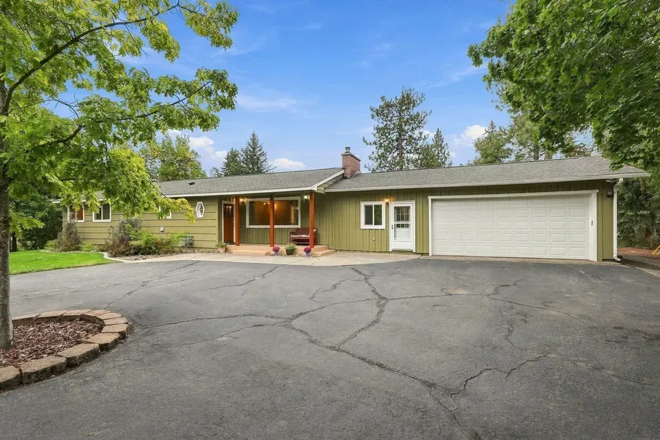 5 Bed 3 Bath Established Mid-Century Residence in Spokane, WA