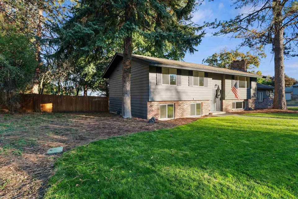 5 Bed 3 Bath Established Mid-Century Residence in Spokane, WA - 2