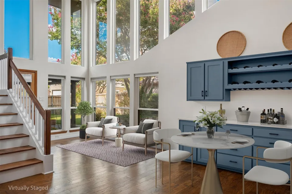 5 Bed 3 Bath Mid-Century Modern in Dallas, TX