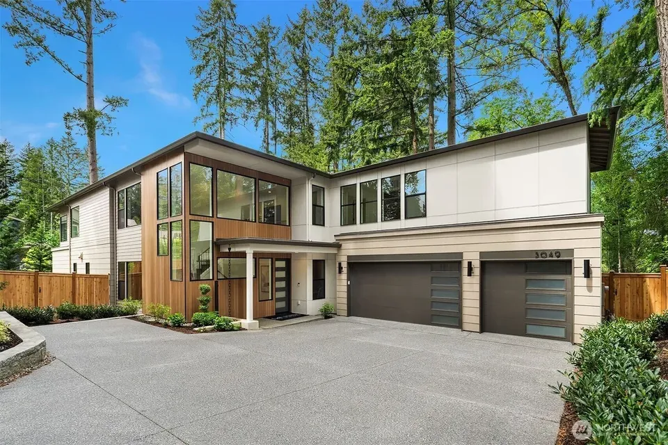 5 Bed 3 Bath Modern Architectural Estate in Bellevue, WA - 2