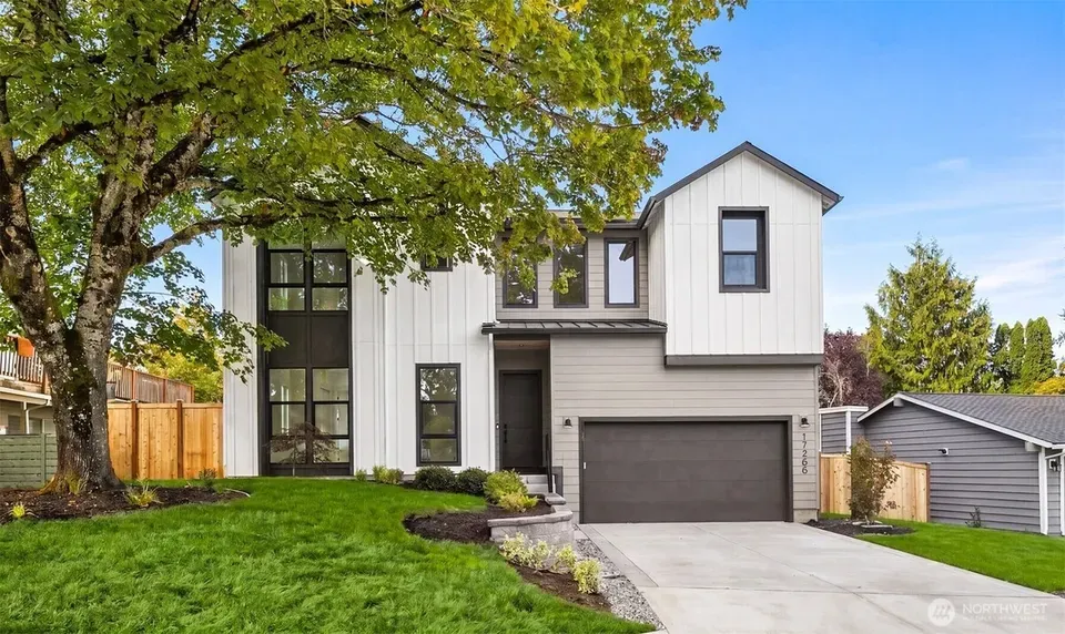 5 Bed 3 Bath Modern Architectural Estate in Bellevue, WA - 3