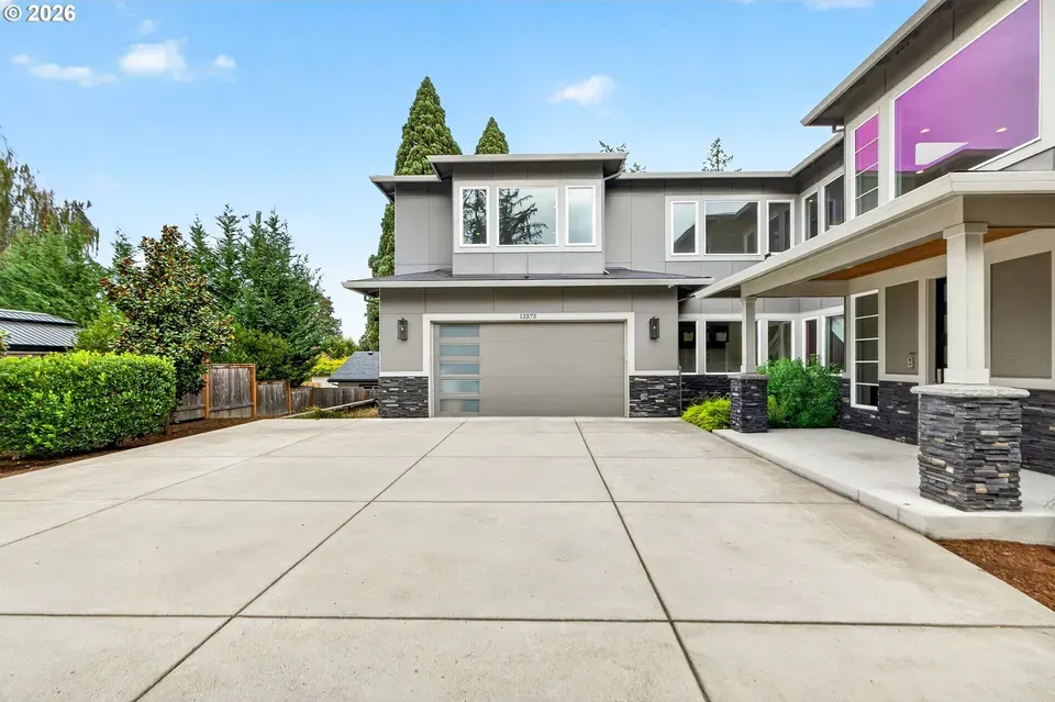 5 Bed 3 Bath Modern Contemporary Residence in Beaverton, OR - 2