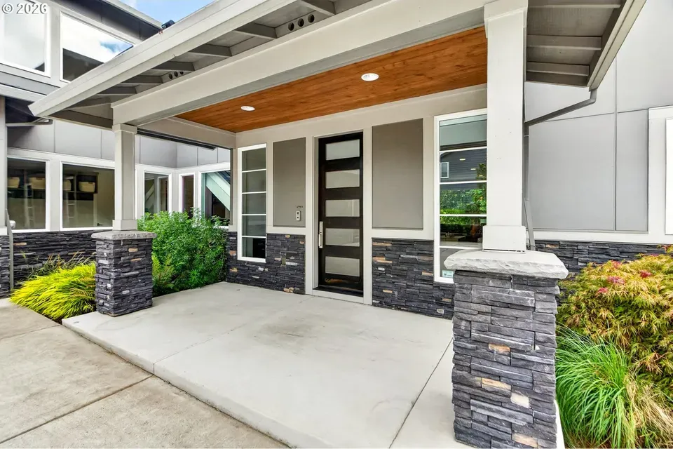 5 Bed 3 Bath Modern Contemporary Residence in Beaverton, OR - 3