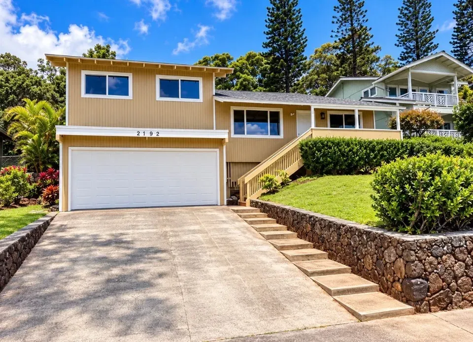 5 Bed 3 Bath Modern Contemporary Residence in Honolulu, HI