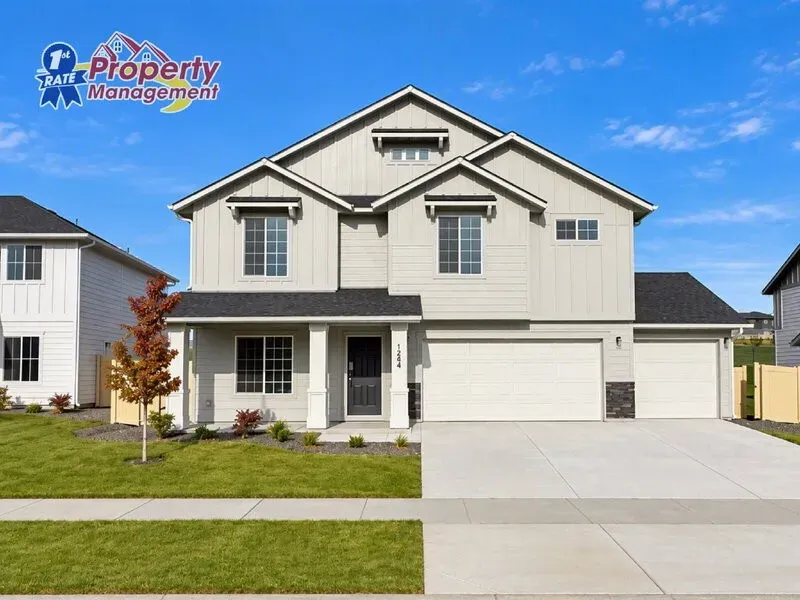 5 Bed 3 Bath Modern Contemporary Residence in Meridian, ID - 2