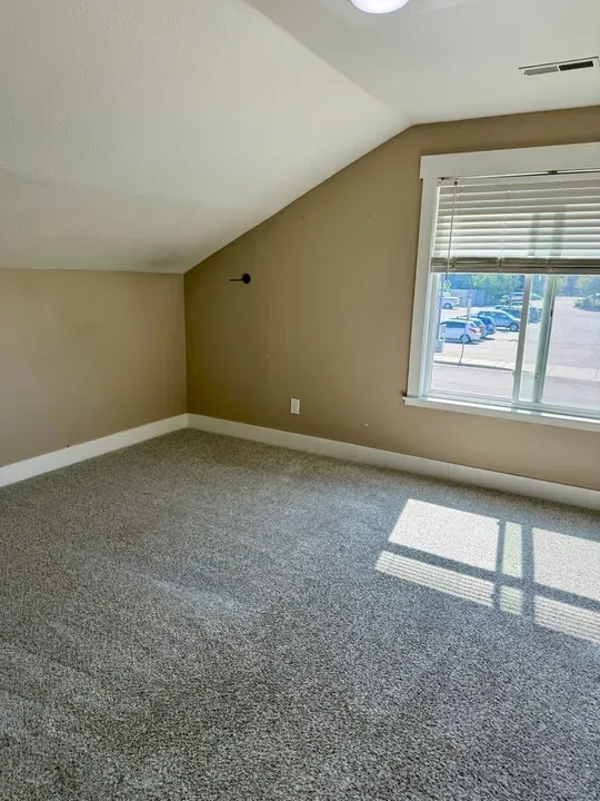 5 Bed 3 Bath Modern Contemporary Residence in Meridian, ID - 3