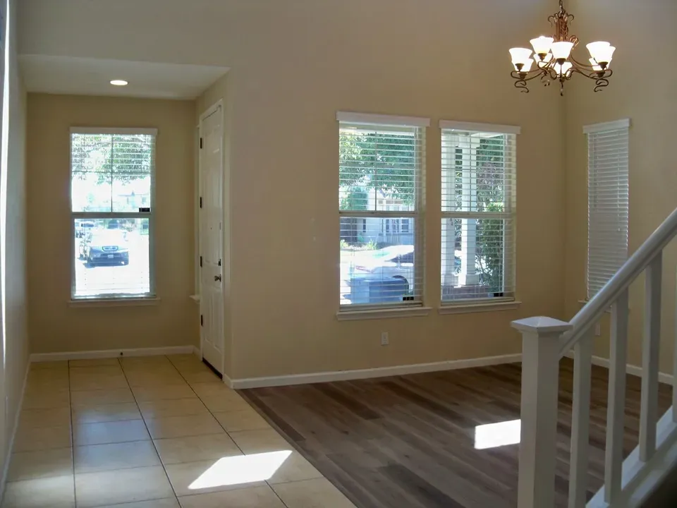 5 Bed 3 Bath Modern Contemporary Residence in Modesto, CA - 3