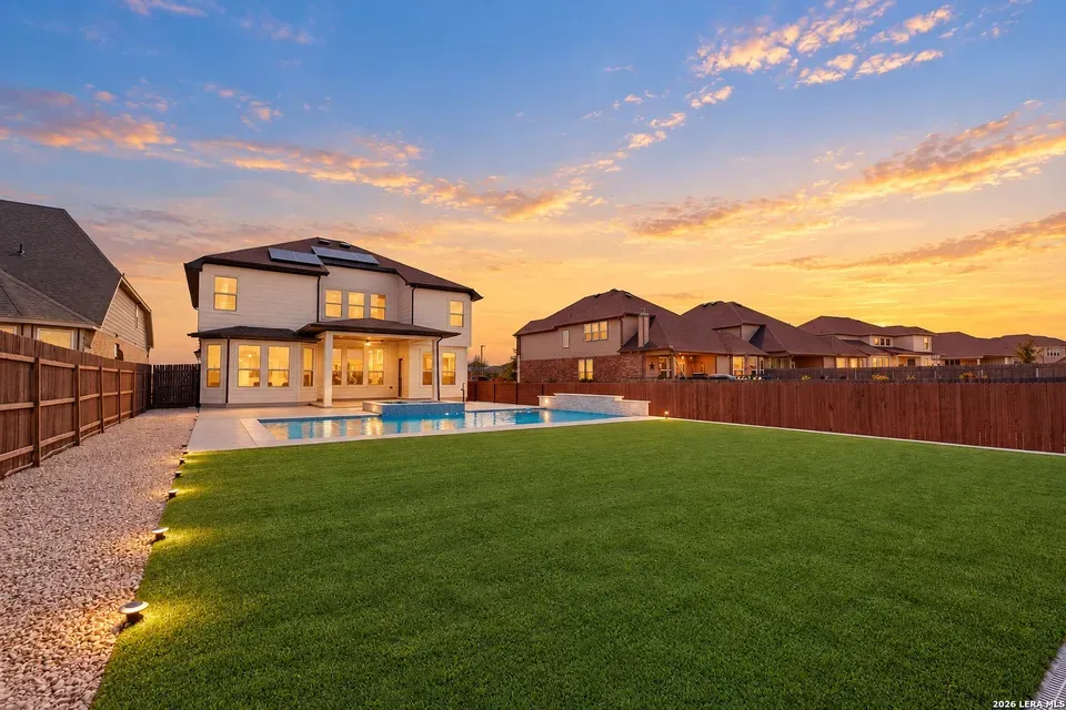 5 Bed 3 Bath Modern Contemporary Residence in New Braunfels, TX - 2