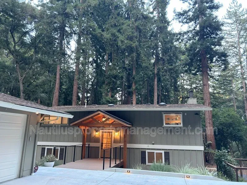 5 Bed 3 Bath Modern Contemporary Residence in Santa Cruz, CA - 2