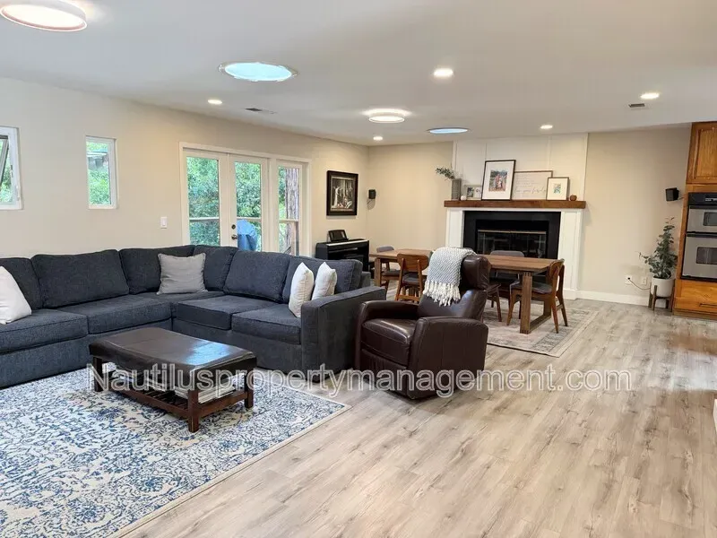 5 Bed 3 Bath Modern Contemporary Residence in Santa Cruz, CA - 3