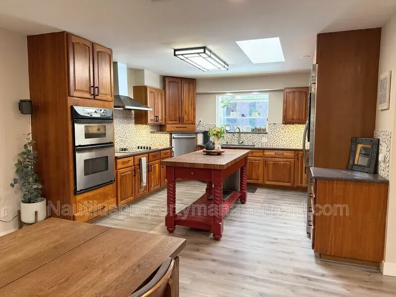 5 Bed 3 Bath Modern Contemporary Residence in Santa Cruz, CA - 4