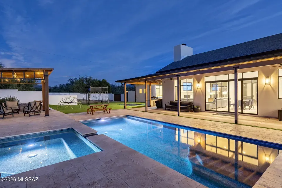 5 Bed 3 Bath Modern Contemporary Residence in Tucson, AZ - 3