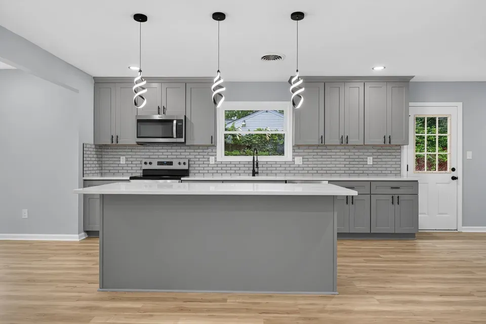 5 Bed 3 Bath Modern Contemporary Residence in Virginia Beach, VA - 3