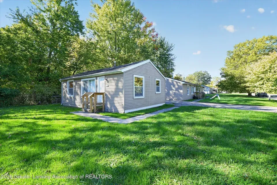 5 Bed 3 Bath Multi-Unit Residential Property in Lansing, MI - 2