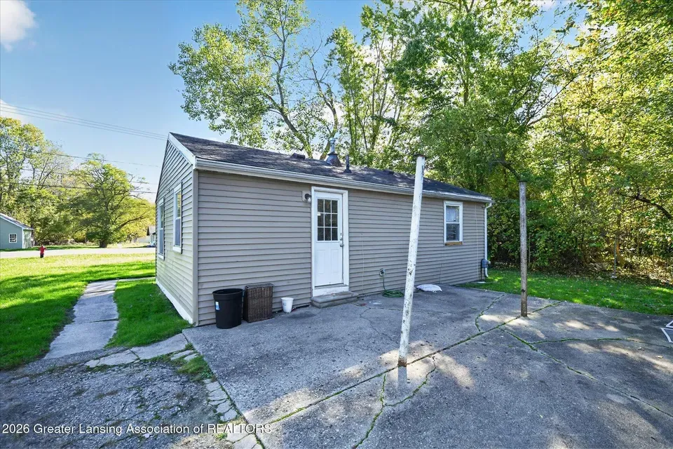 5 Bed 3 Bath Multi-Unit Residential Property in Lansing, MI - 4