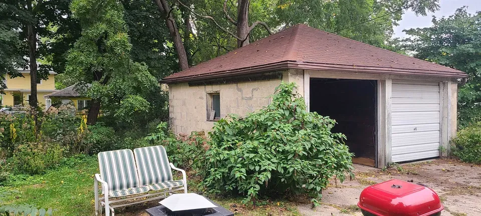5 Bed 3 Bath Multi-Unit Residential Property in Madison, WI - 4