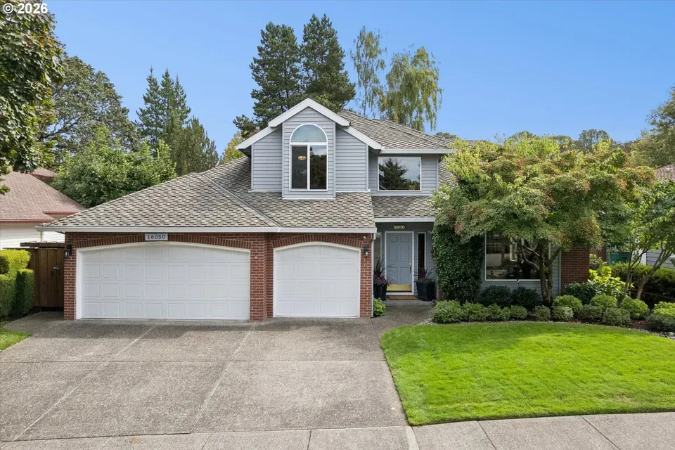 5 Bed 3 Bath Traditional Suburban Family Home in Beaverton, OR - 2