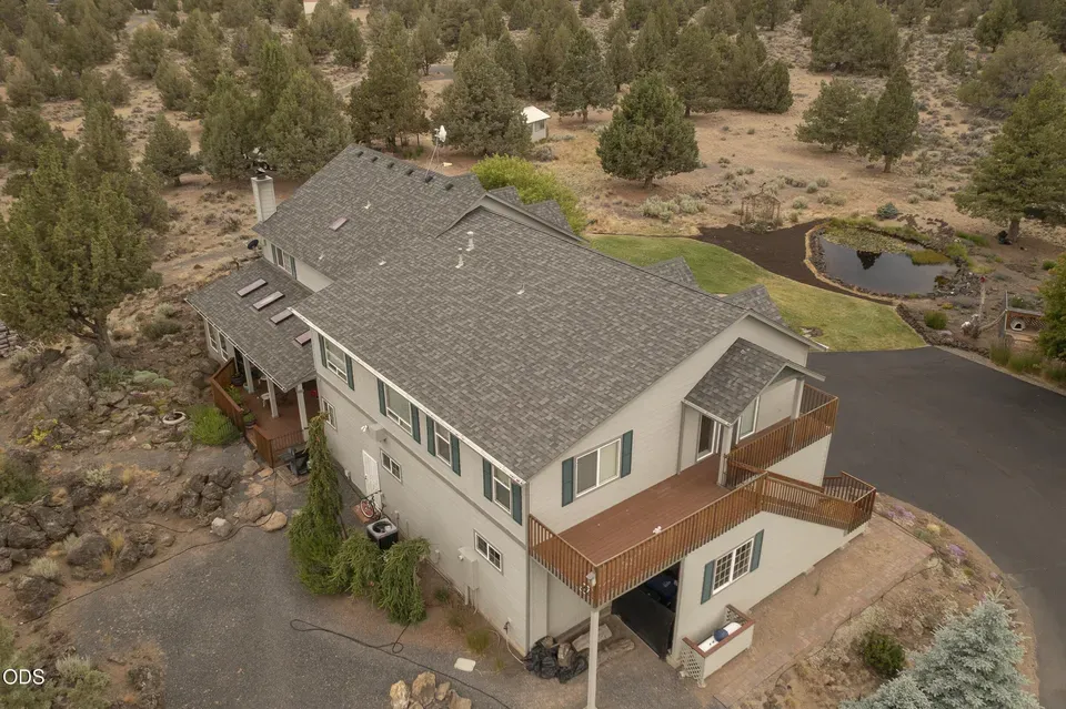 5 Bed 3 Bath Traditional Suburban Family Home in Bend, OR - 2