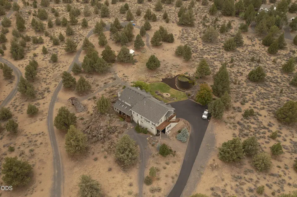5 Bed 3 Bath Traditional Suburban Family Home in Bend, OR - 3