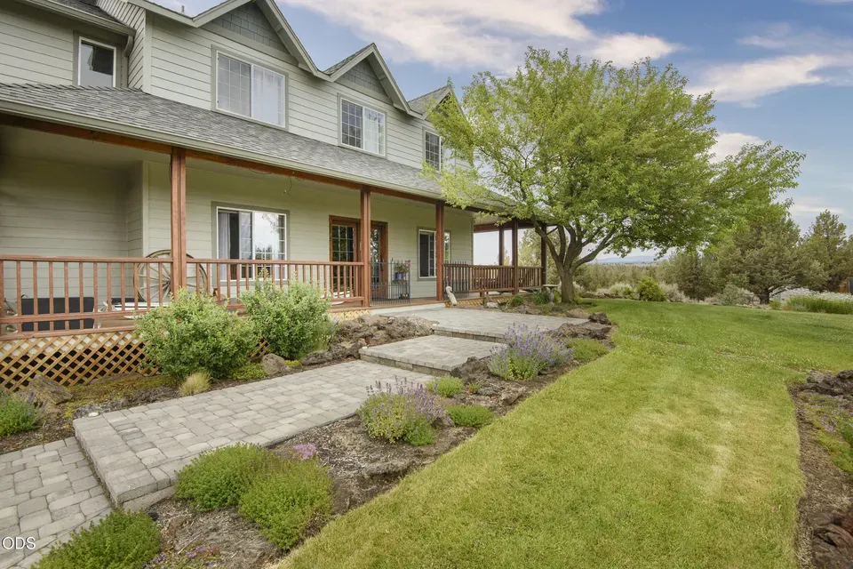 5 Bed 3 Bath Traditional Suburban Family Home in Bend, OR - 5
