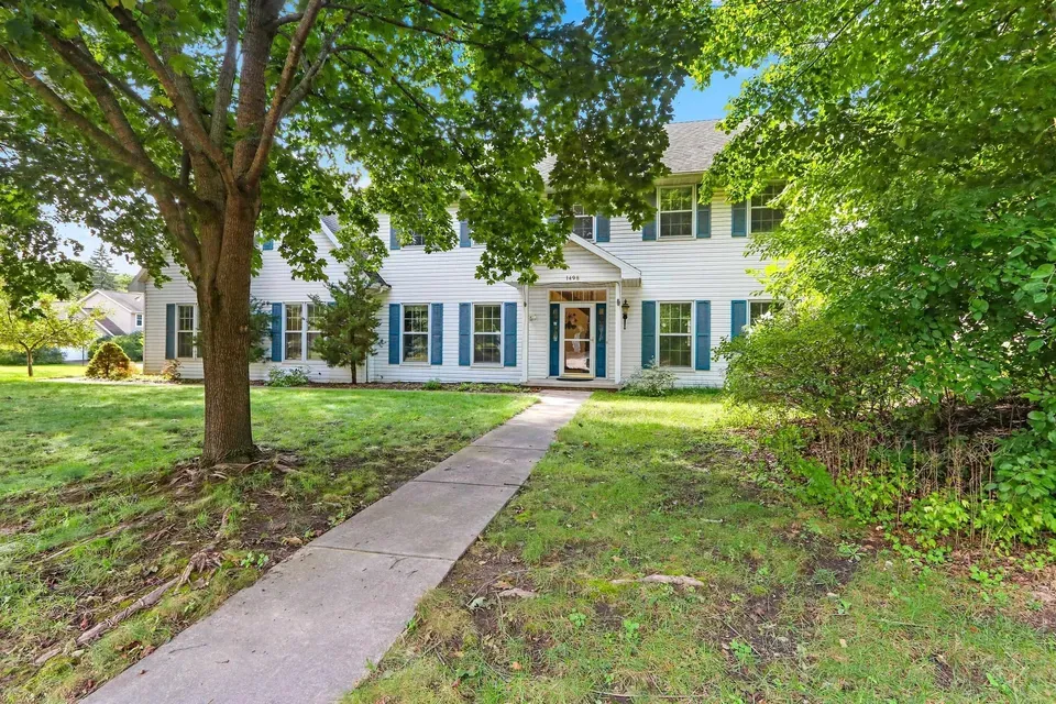 5 Bed 3 Bath Traditional Suburban Family Home in Green Bay, WI - 3